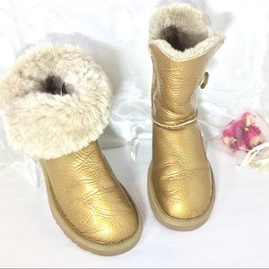 NWT UGG Australia Fur Lined Gold Boots 7